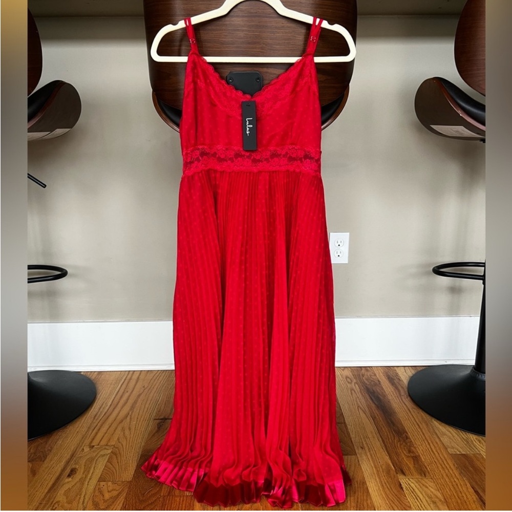 Lulu’s Red Lace Trim Pleated Dress